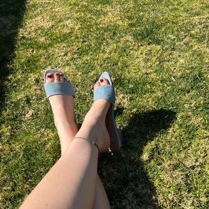 Light Blue Steve Madden Suede Slides size US 8